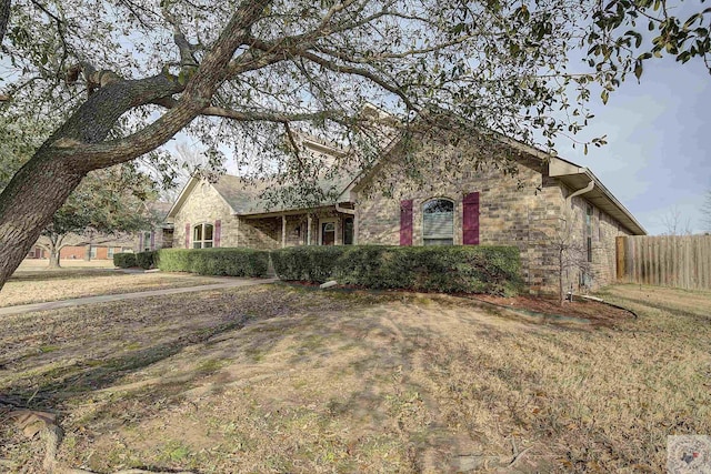 view of front of house with a front yard