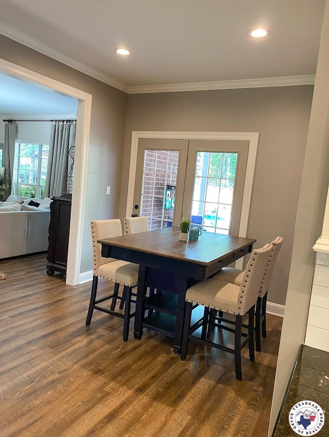 19 Hidden Valley Rd, Texarkana, TX 75501 - dining space featuring dark wood finished floors, ornamental molding, baseboards, and recessed lighting