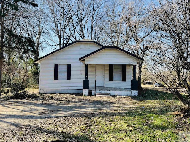 view of front of house featuring covered porch