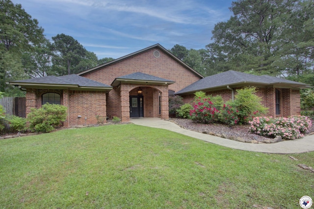25 Dunham Dr, Texarkana, TX 75503 - single story home featuring a front lawn and brick siding