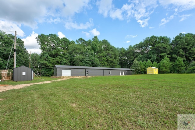 view of yard with a shed