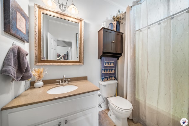215 Hunters Cv, Texarkana, TX 75503 - bathroom with vanity and toilet