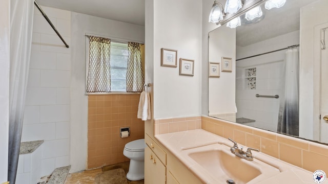 119 Hall St, New Boston, TX 75570 - full bathroom featuring toilet, vanity, a shower with curtain, and tile walls