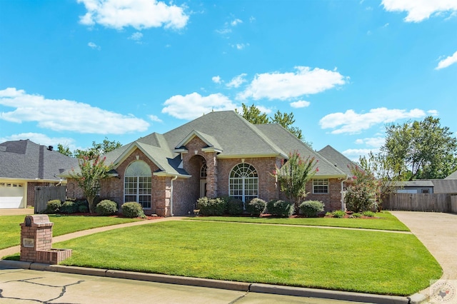 view of front facade with a front yard