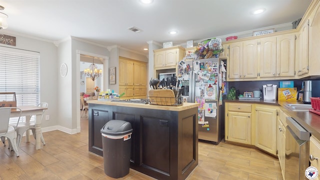 142 Corley Cir, Wake Village, TX 75501 - kitchen featuring appliances with stainless steel finishes, crown molding, light wood-style flooring, a center island, and recessed lighting