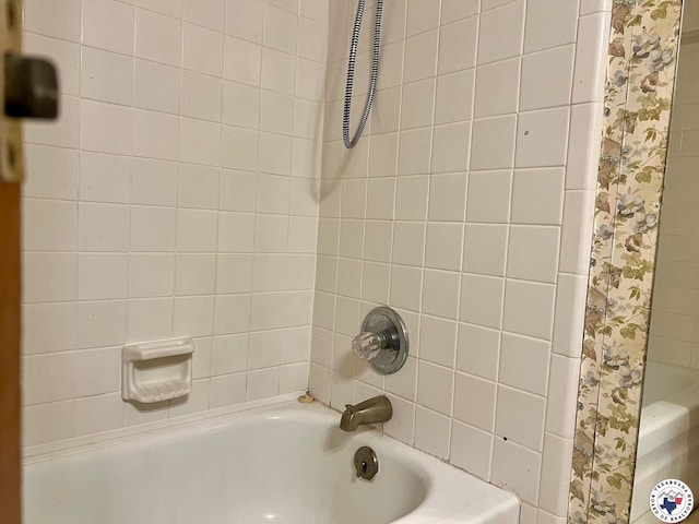 bathroom featuring shower / bath combo