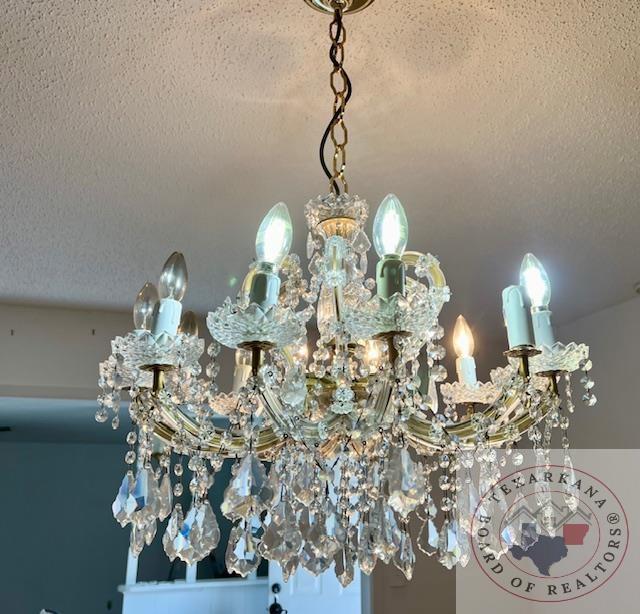 room details featuring a textured ceiling