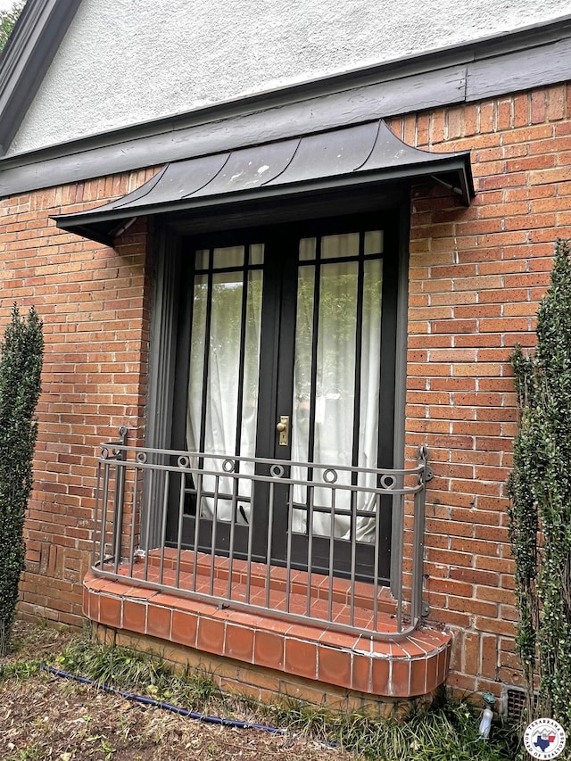 2300 Laurel St, Texarkana, AR 71854 - entrance to property featuring brick siding