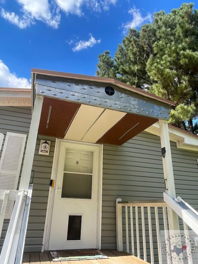 view of entrance to property