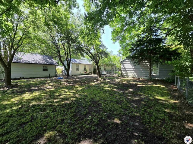 1604 W Main St, Clarksville, TX 75426 - photo 25