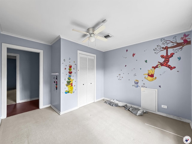 3223 Walnut St, Texarkana, TX 75503 - unfurnished bedroom with carpet floors, a closet, crown molding, and ceiling fan