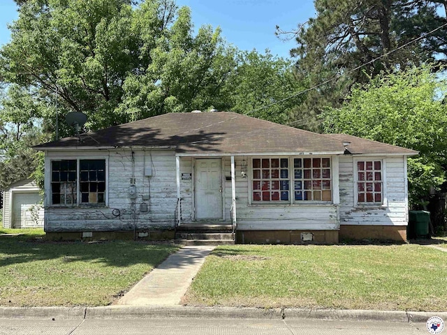 911 Richmond Rd, Texarkana, TX 75503 - view of front of home with a front yard