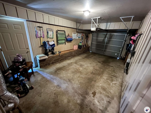 9 Camelia Ln, Texarkana, TX 75503 - garage with a garage door opener
