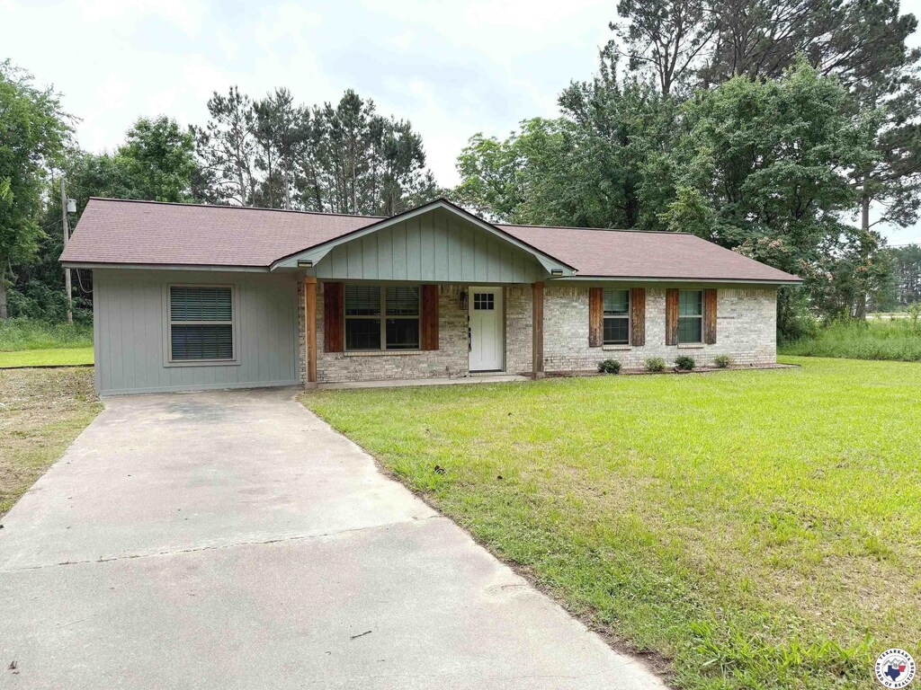 202 Mehaffey Dr, Dekalb, TX 75559 - photo 1