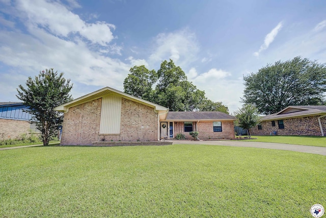 18 N Hermitage Dr, Texarkana, AR 71854