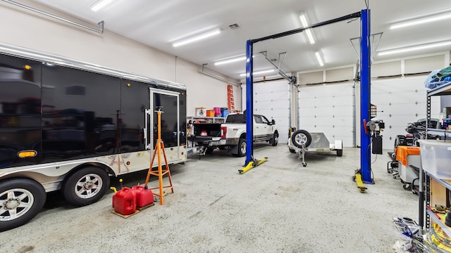 7207 N Richland Dr, Texarkana, TX 75503 - view of garage
