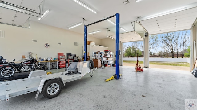 7207 N Richland Dr, Texarkana, TX 75503 - garage with visible vents
