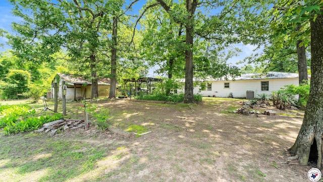 9216 W 7th St, Redwater, TX 75501 - view of yard