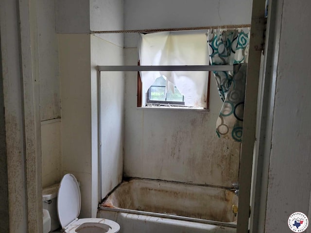 503 Cannon St, New Boston, TX 75570 - full bathroom with toilet and shower / bathtub combination