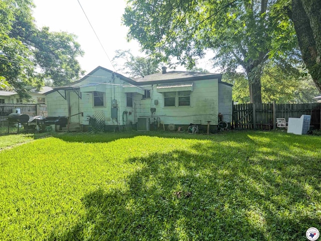 3319 Rhozine Ln, Texarkana, TX 75503 - rear view of property