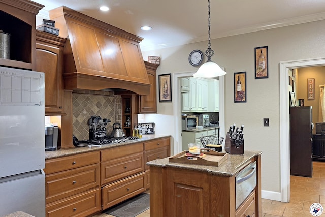 220 Quail Trl, Texarkana, TX 75501 - kitchen featuring ornamental molding, custom exhaust hood, backsplash, a warming drawer, and stainless steel appliances