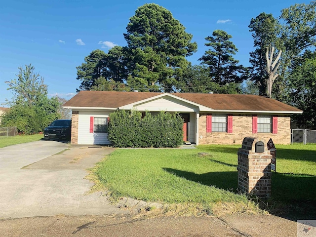 single story home with a front yard