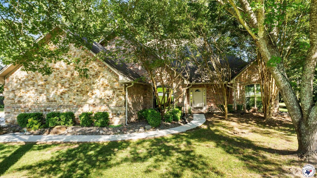 301 Forest Lake Dr, Texarkana, TX 75503 - photo 1