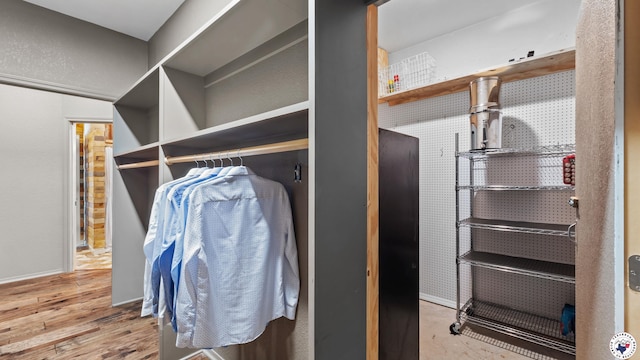 1142 Oakridge Dr, Texarkana, TX 75503 - view of closet