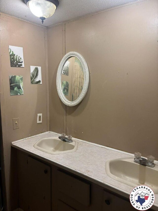 10720W.7TH Trexler Rd, Texarkana, TX 75501 - bathroom with double vanity