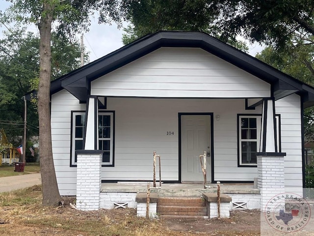 bungalow with a porch