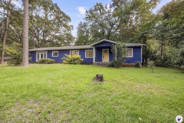 6008 E 9th St, Texarkana, AR 71854 - ranch-style home featuring a front yard