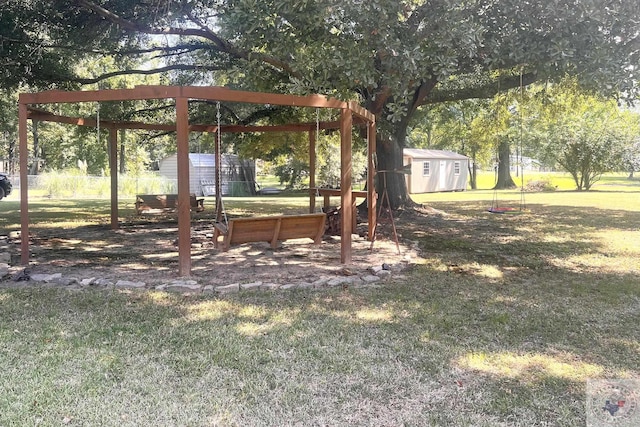 view of yard featuring a storage shed