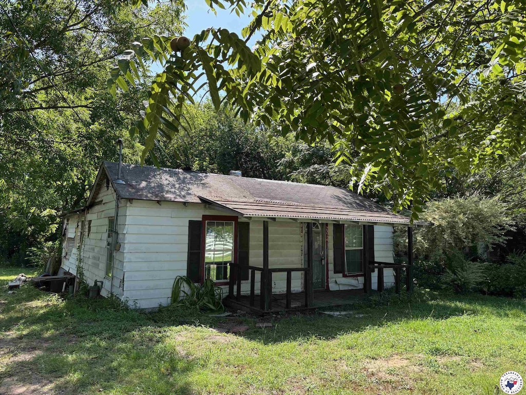 2214 Line Fry, Texarkana, AR 71854 - view of front facade featuring a front yard