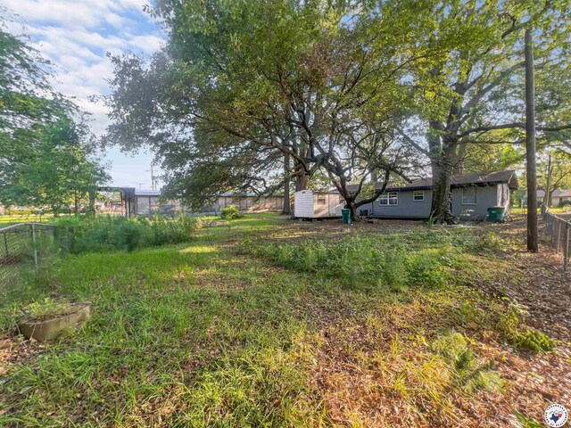202 Main St, Hooks, TX 75561 - view of fenced backyard