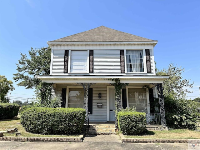 view of front of property featuring a porch