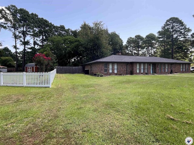 203 Woodland Lake Dr, Atlanta, TX 75551 - photo 2