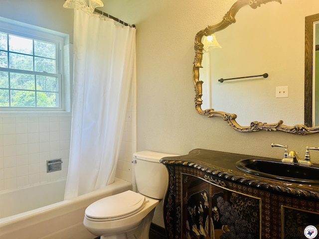 5 Arnold Dr, Texarkana, AR 71854 - full bath with shower / tub combo with curtain and vanity