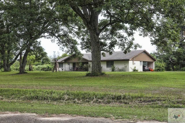 1407 County Road 4114, Atlanta, TX 75551 - ranch-style home featuring a front yard