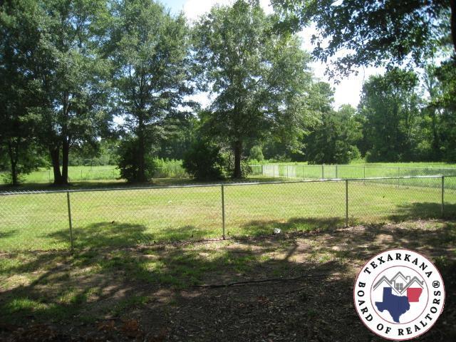 8820 W New Boston Rd, Texarkana, TX 75501 - view of yard