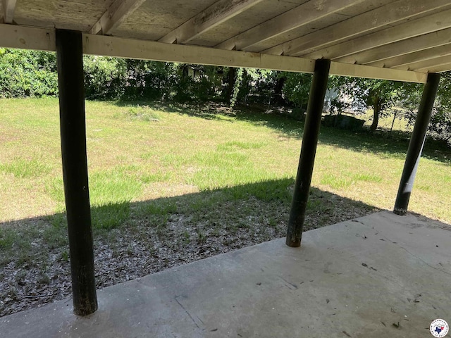 319 Crestview Rd, Texarkana, TX 75501 - view of green lawn featuring a patio