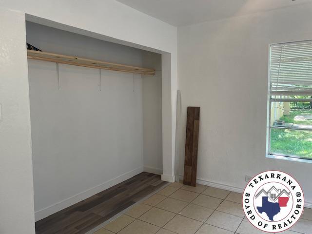 104 Pecan St, Atlanta, TX 75551 - view of closet