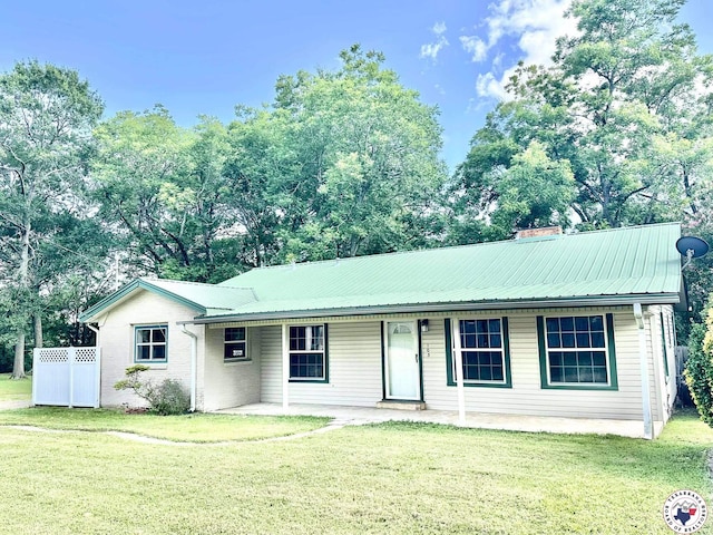 103 Wood St, Atlanta, TX 75551 - photo 1