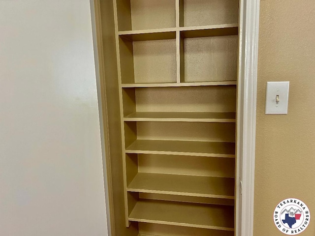 704 Florence St, Atlanta, TX 75551 - view of closet