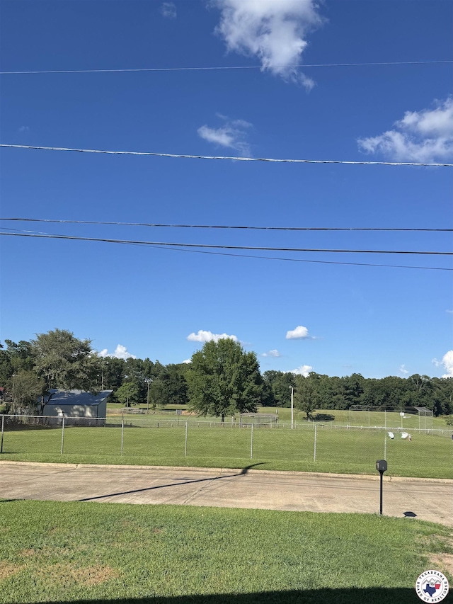 432 Carrol Ave, Wake Village, TX 75501 - view of green lawn