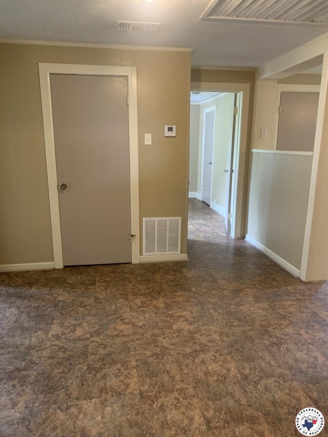 209 E 35th St, Texarkana, AR 71854 - unfurnished room with baseboards