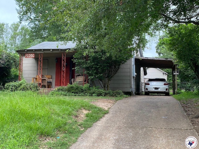 2503 County Ave, Texarkana, AR 71854 - view of front facade featuring concrete driveway