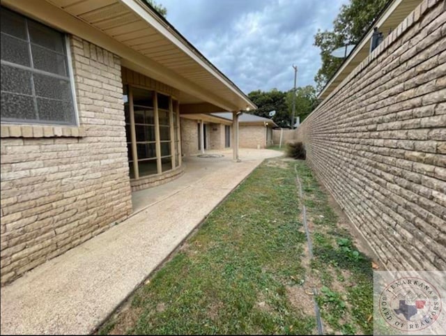 view of yard with a patio