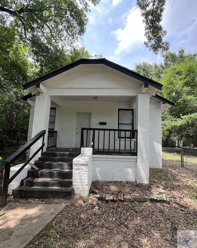 view of front of house featuring a porch