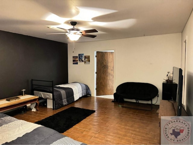 bedroom featuring ceiling fan