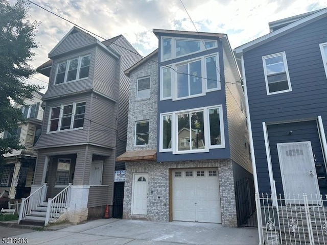 view of front facade featuring a garage